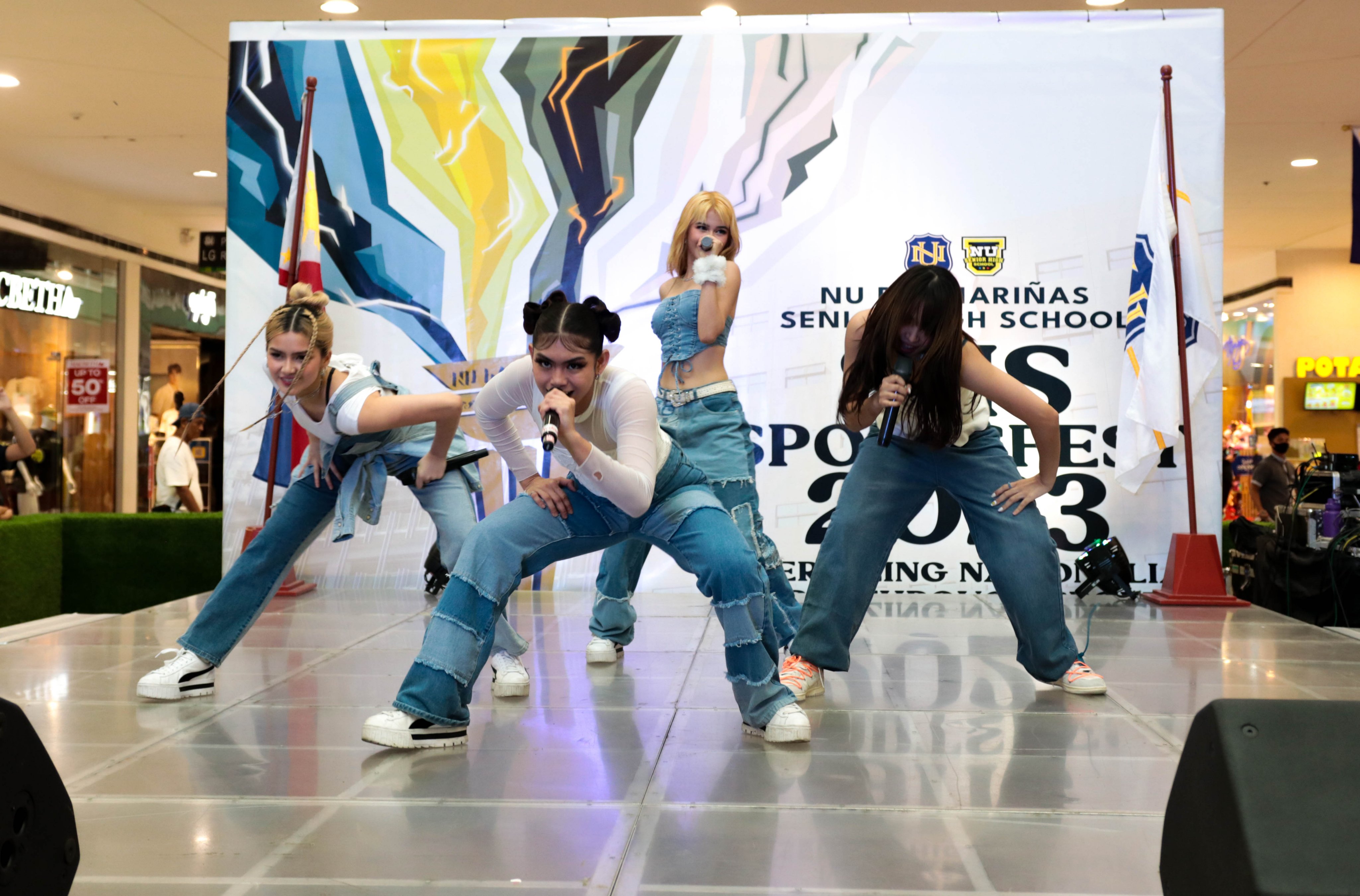 FzxXwmUakAA5OXI?format=jpg&name=4096x4096