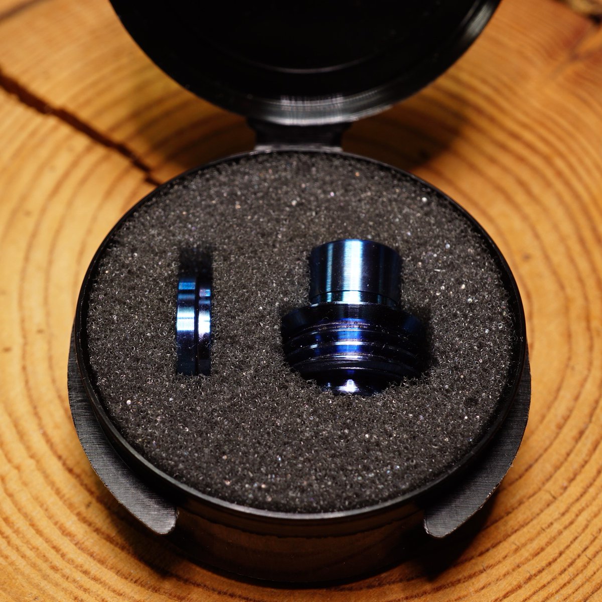 VAlphaline's tweet photo. お世話になっております。お取引いただいた「Friendly Flipper|V2 FFlush Flipper Button & Tip set TITANIUM - Dark Blue 新品」は発送完了しました。到着までお待ちください。何卒よろしくお願い申し上げます。#V2 #FFlush #Flipper #Button #DripTip #BilletBox #Vape #vape好きな人と繋がりたい https://t.co/OMFujdgEvO