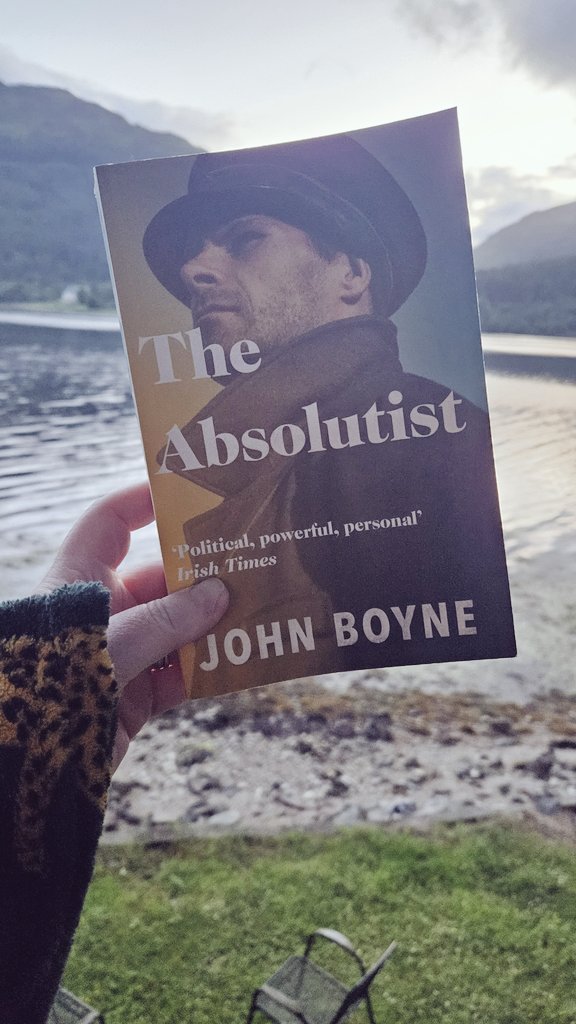 Finished this one last night just as the light was leaving the sky.

An incredible, powerful & thoughtful read.

Another 5 stars for John Boyne 

#pridereads #TheAbsolutist