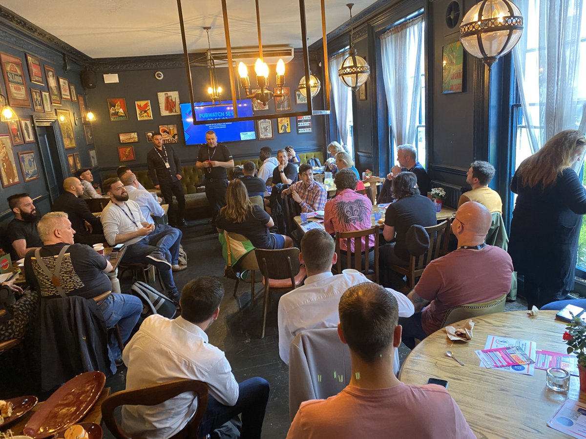 🍺👀 Full house for #PubwatchSE1 today! Big thanks to TLB officers @MPSLondonBdgBID - valuable info on football fixtures, bag theft + safe havens to help our retailers & licensed premises maintain a safe environment for all Thanks @TheBunchSE1 for venue + delicious breakfast!