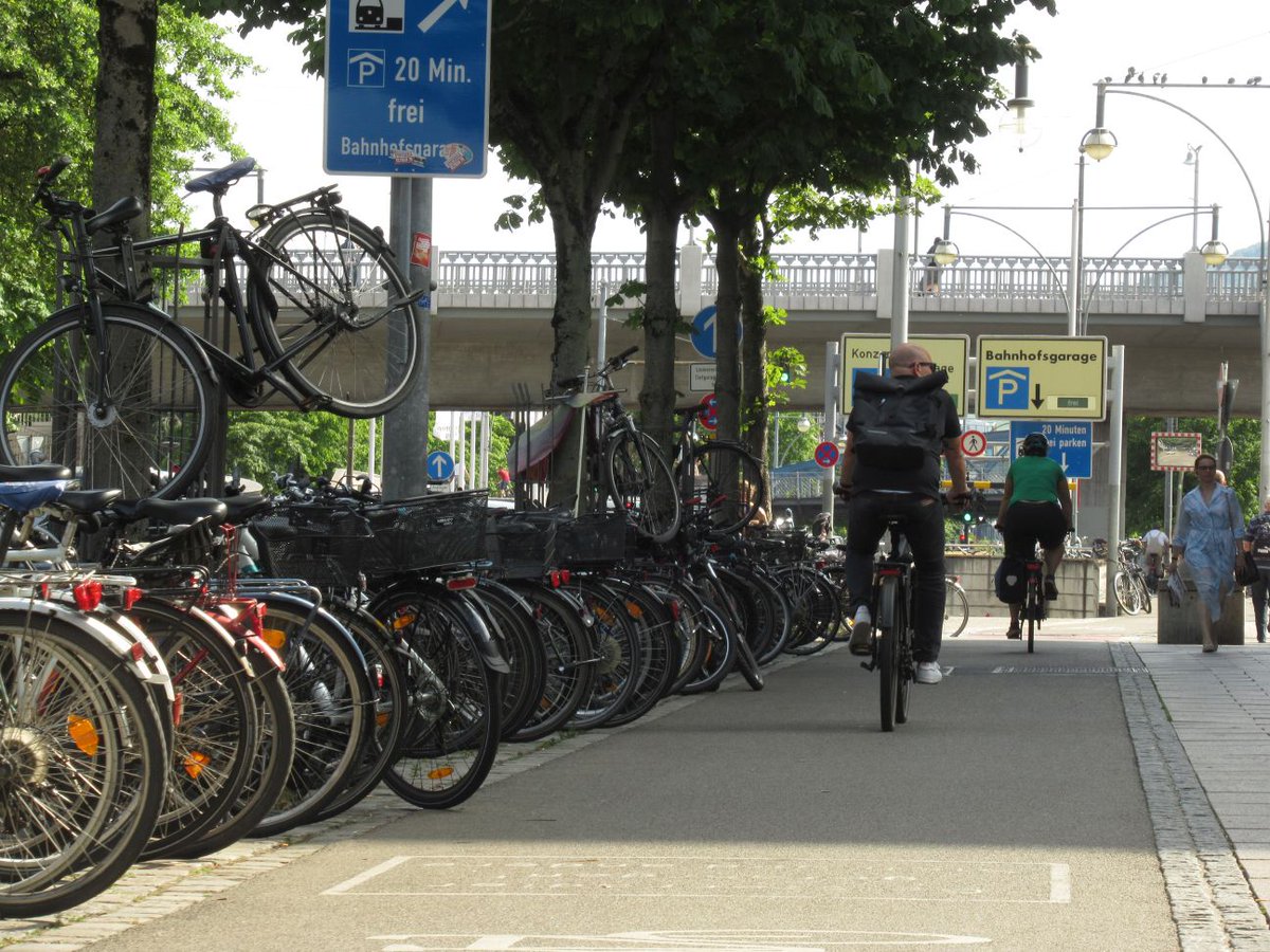 #Freiburg: <a href="/freiburg/">Freiburg im Breisgau</a> will Bahnhofsgarage für 9,5 Millionen sanieren. <a href="/SudbadenVcd/">VCD Regionalverband Südbaden</a> kritisiert intransparente Pläne und fordert #Fahrrad- statt KFZ-Garage. Sanierungskosten entsprächen Fuss- und Radverkehrsausgaben von drei Haushaltsjahren. #Verkehrswende? rdl.de/beitrag/vcd-kr…