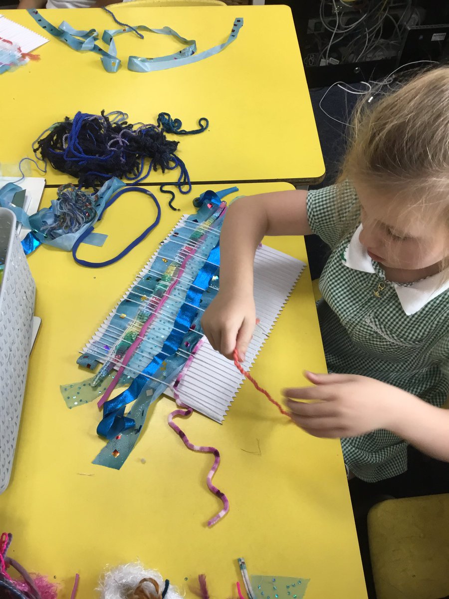 We have been weaving in our art lessons.We are creating a sea background ready to add our fish 🐠🐟