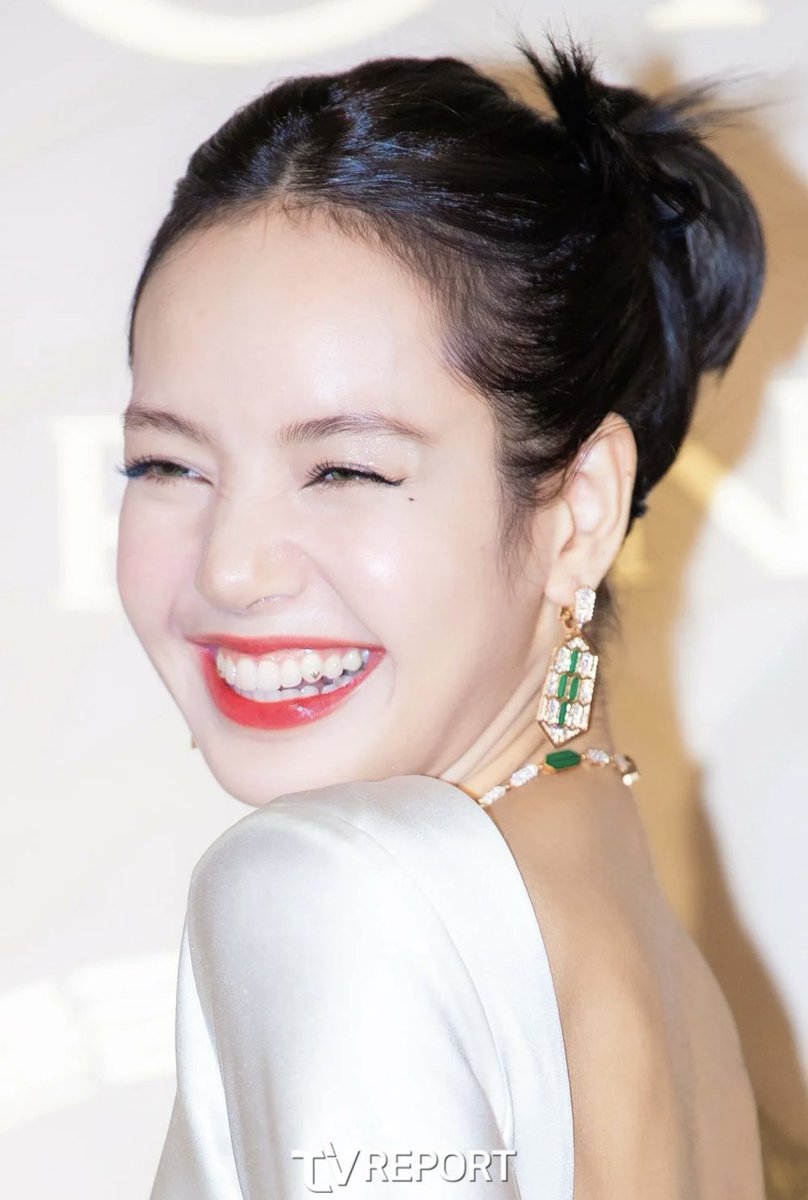 เหลือเวลาไม่มากจะครบ 24 ชม.  ไปกันต่อคับ

LALISA BULGARI SERPENTI #LISAatSerpentiExhibition #LISAxBulgariSerpenti75 #LISAXBVLGARI