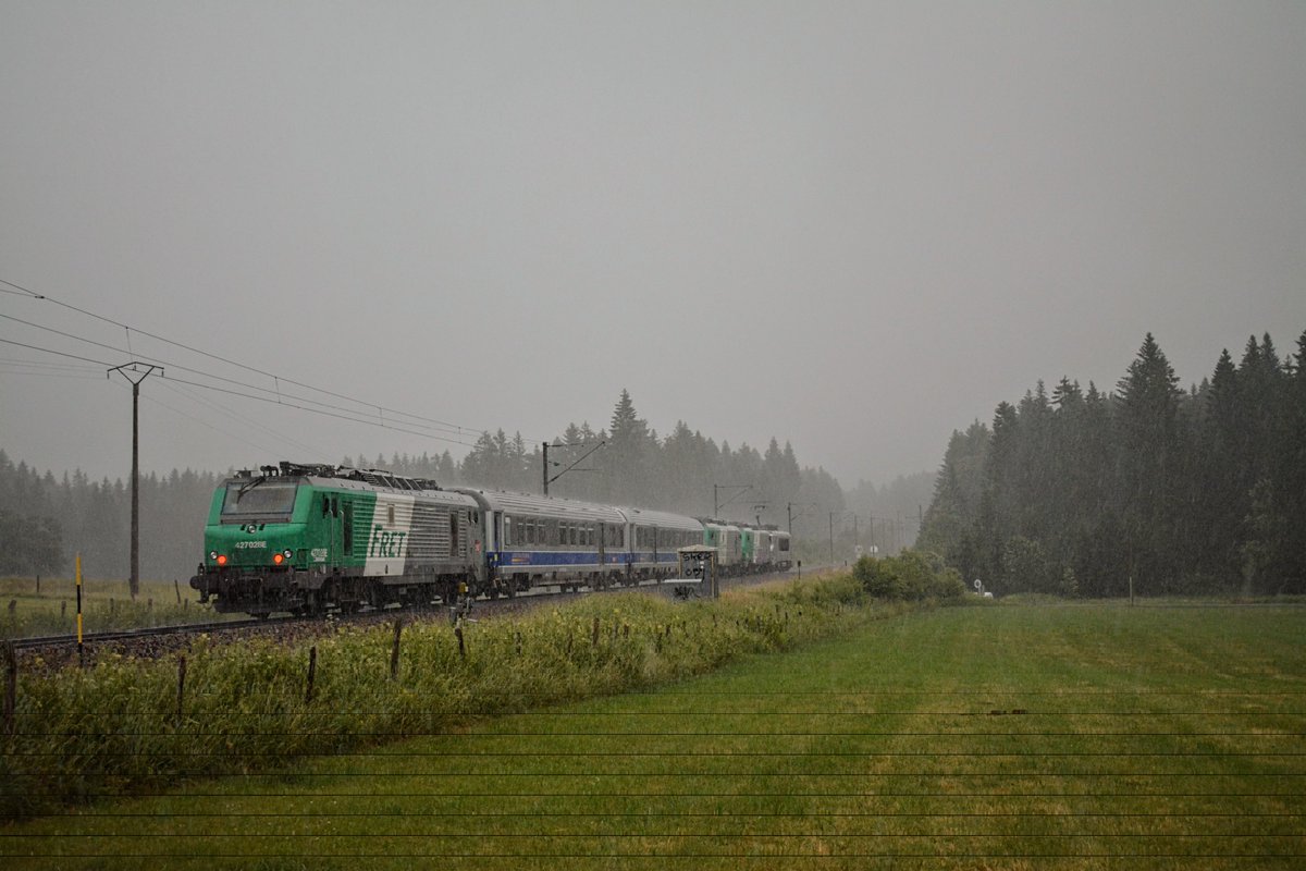 trainspotterBFC's tweet image. Instant #trainspotting !
Avec ce train de l&apos;AEF, qui effectue des tests avec les #BB27000 #ETCS sur la ligne de la Bosse en Juin 2022 !