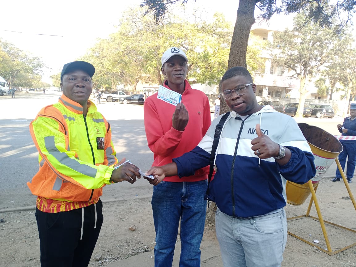 CastleCornerZW's tweet photo. #HappyFans getting to watch the ongoing game against #Oman for free courtesy of #ZCSU and @SRazaB24 tickets ๐๏ธ https://t.co/LJ0Zr0MOaQ
