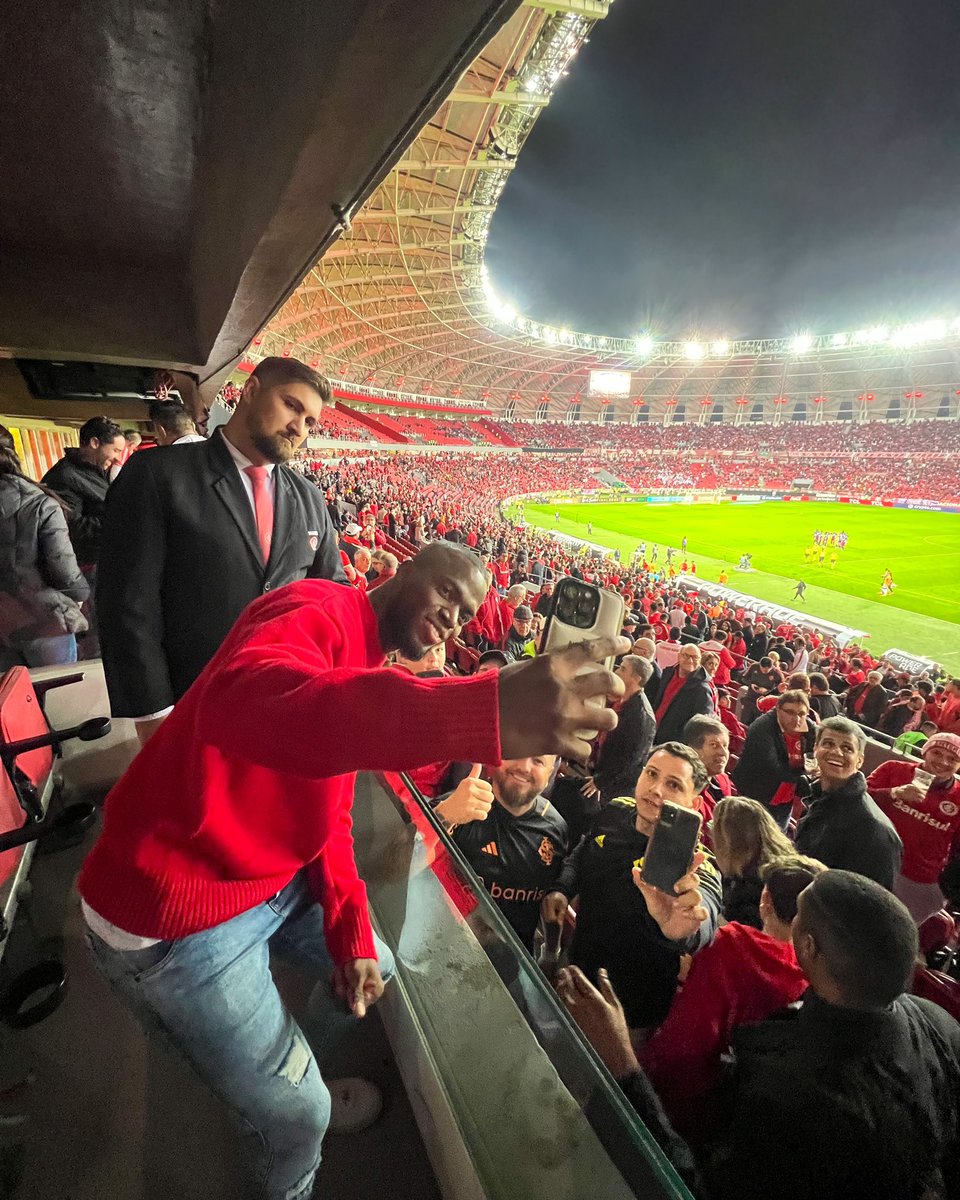 Internacional'in yeni transferi Enner Valencia'ya taraftarlar büyük ilgi gösteriyor.