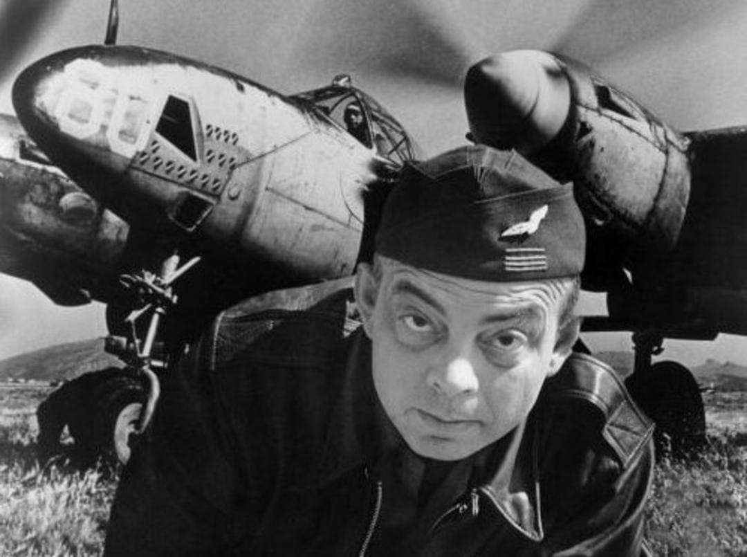 «Los hombres no tienen imaginación. Repiten lo que se les dice».

Y ahora más que nunca...

El 29 de junio de 1900 nacía en Lyon Antoine de Saint-Exupéry, viajero y autor de 'El Principito'.

#cultura #viajes #BuenosDias