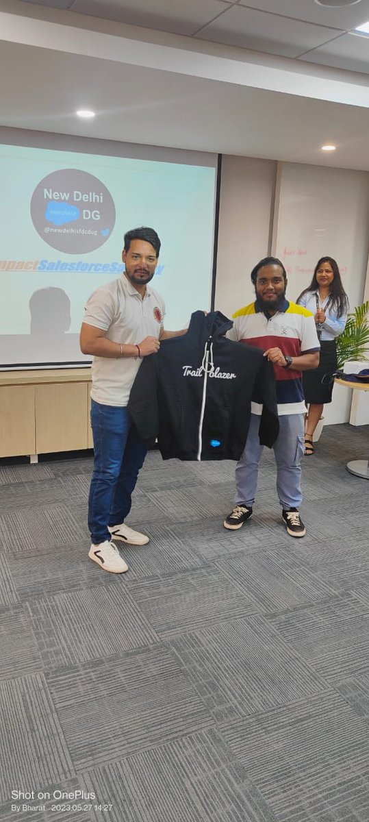 🙏🎁 Grateful for this amazing hoodie! It holds a special place in my heart. 💙 Big thanks to <a href="/SainikithN/">Sainikith</a> and @ammu___10 for the thoughtful gift! Your support means the world to me. 🌟🤗

#Appreciation #Gratitude #regards