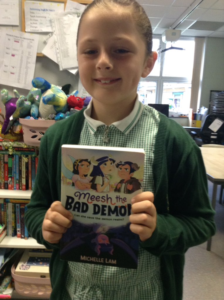 The lucky first <a href="/crashspringwood/">crash</a> reader to get their hands on this fantastic fantasy graphic novel! <a href="/miss_caddick/">Miss Caddick</a> <a href="/readingzone/">ReadingZone.com</a> <a href="/FaberBooks/">Faber Books</a> @<a href="/ReadingatLLP/">Reading at LLP</a> #MichelleLam