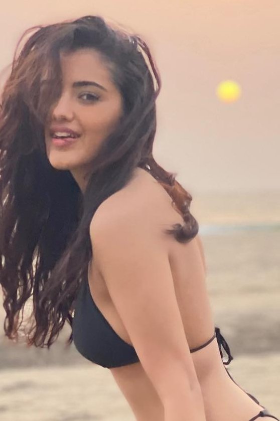 FzxiRtragAAib3v?format=jpg&name=900x900