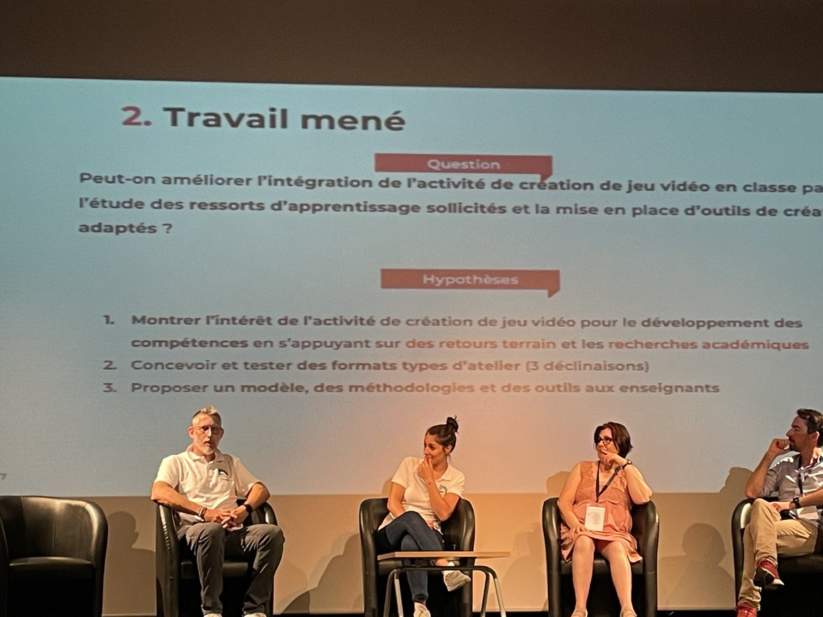 Lancement de la journée d’étude «  Apprendre par la creation de jeux video » 🎮🕹️ . Organisé dans le cadre d’un #GTNum, par la @DANEVersailles  et @CyrilChartr. Table ronde après l’introduction de Malika Alouani puis message d’@elieallouche