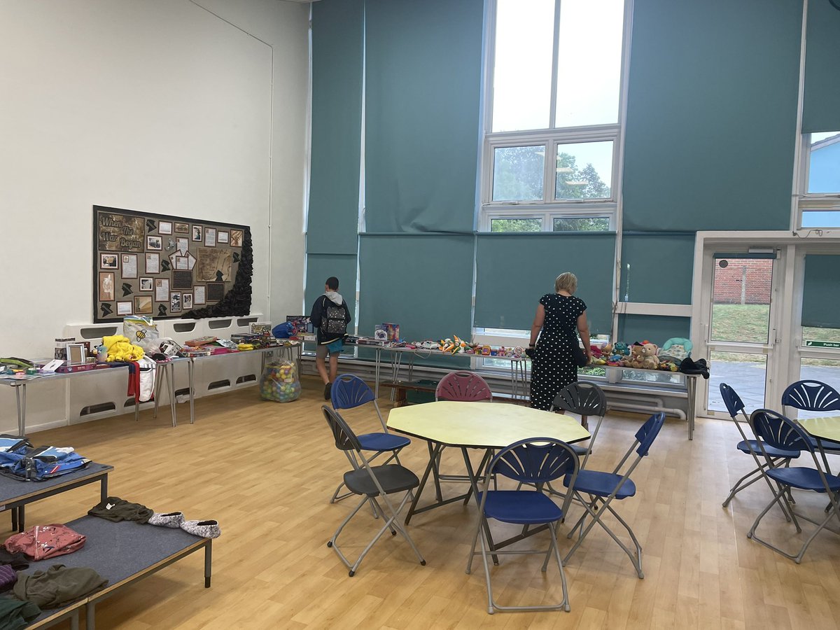 Come to our PTA Jumble Cafe today 9:00-10:00 this morning and 3:00-4:00 this afternoon. Lots of bargains to be had!