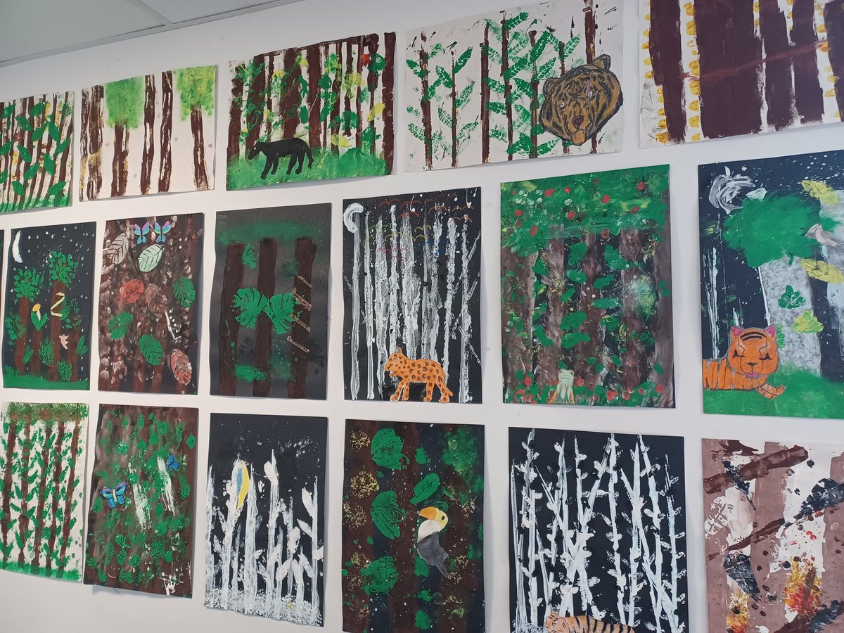 We love the Art Gallery that has appeared outside Year 5! Future artists in the making #FlyHigh