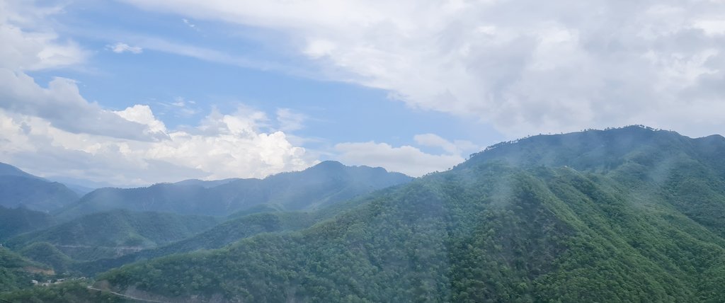 Dhimankav's tweet photo. Mesmerizing Nature today...quite divine.. https://t.co/qozKfyVBPT