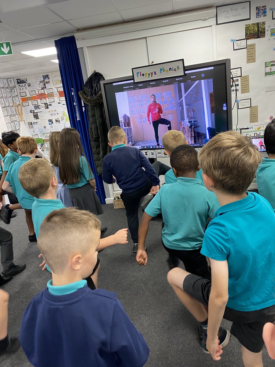 BoughtonHeath's tweet photo. Year 2 are ready and warming up! @mill_view #JumpintoJune https://t.co/HXuDyuvAsz