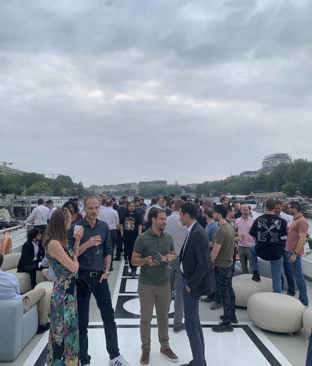 Formind's tweet image. The Formind Cruise ! ⛵️
Quoi de plus sympa qu'une belle croisière sur la Seine pour célébrer les équipes FORMIND et l'arrivée de l'été !
Nous avons embarqué hier soir sur le Boreas pour une ballade sous les étoiles ! 
Bravo à tous les #Forminders pour ce 1er semestre réussi ! 💪