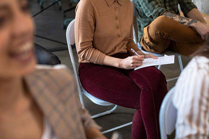 Hoe verloopt de educatieve identiteitsontwikkeling bij jongeren? Hoe denken leerlingen na over welke vervolgopleiding bij hen past? Dit komt aan bod tijdens de 🌟gratis🌟 themamiddag voor decanen en mentoren! Meld je aan: uu.nl/onderwijs/aans…