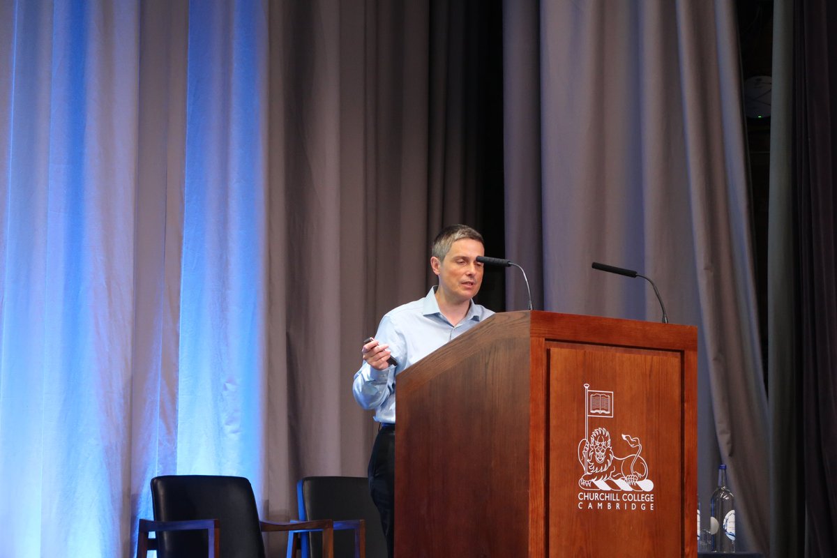 Prof Andras Kis <a href="/andras_ks/">Andras Kis</a> from <a href="/EPFL/">EPFL</a> is presenting about reconfigurable Circuits and Devices Based on MoS2.