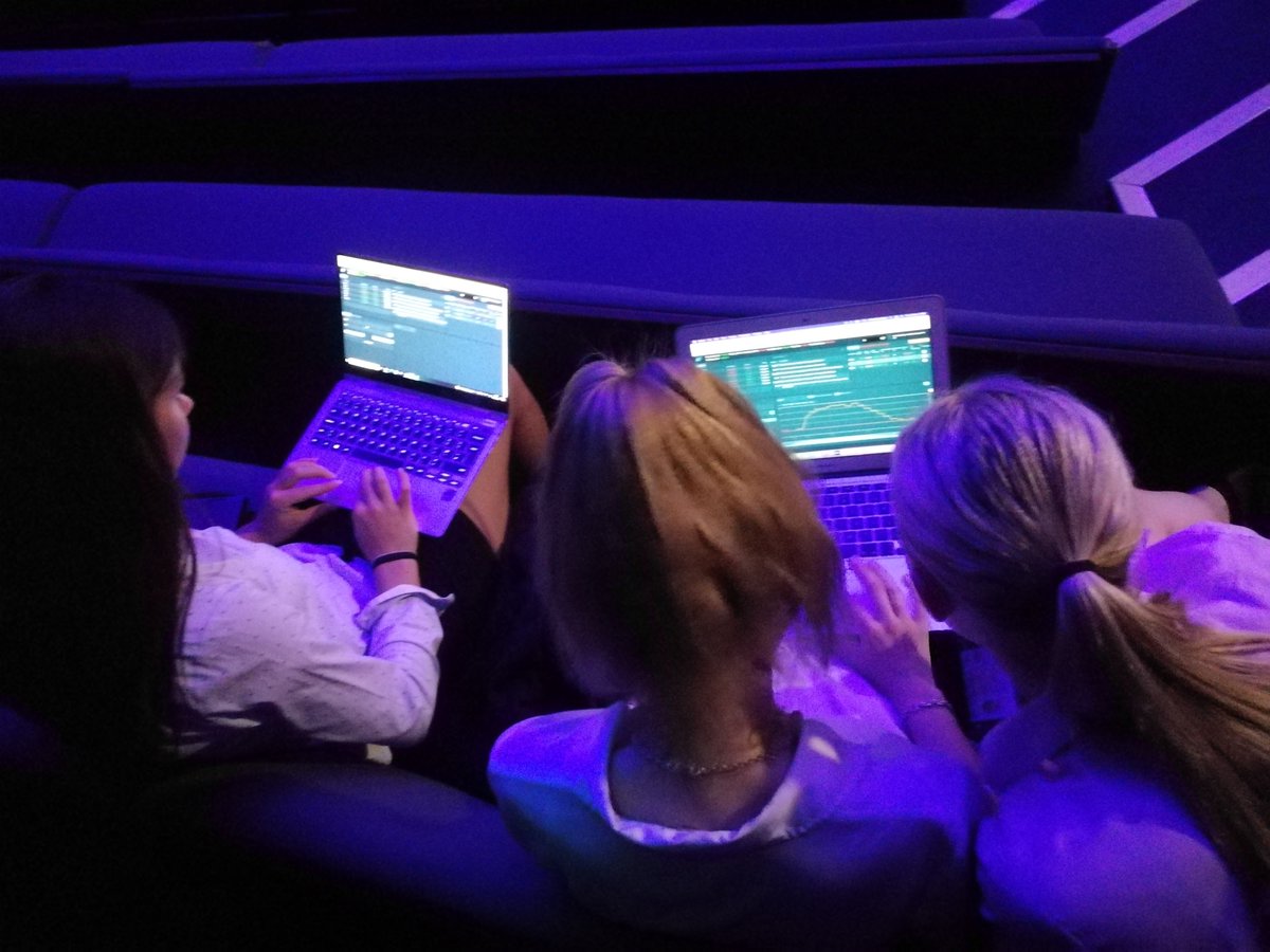 FuturesQeh's tweet photo. We were delighted to have @amplifytrading in to @QEHSchool to host an ethical investment workshop for our y12 business, econ and maths students. The real-time trading simulation blew their minds - from shorting easyjet to going long on Tesla, it was all happening 💸📈📉 https://t.co/9JJcPJii3X