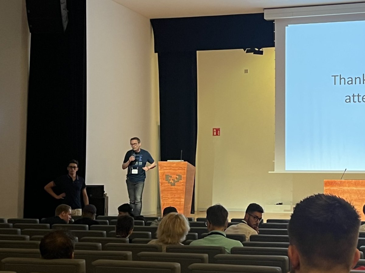 Danlorang's tweet image. @peter__leo guiding the show at @ScienceCycling with Bent Ronnestad.