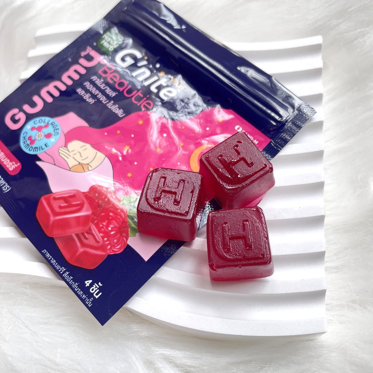 mypluems's tweet photo. G’nite คลอดน้องใหม่แล้ววว Beautie Gummy ถูกใจคนกินคอลลาเจนแบบเราสุดๆ น้องช่วยบำรุงผิวให้ใส ไม่หมอง ช่วยให้สิวยุบ แห้งไวด้วย หลับสบายแล้วตื่นมาสดชื่น ไม่โทรม ชอบมากกก ซองละ 40 พิกัด 7-11💅🏻 #หลับทันใจสวยใสไม่โทรม https://t.co/qnB0PqFbhN