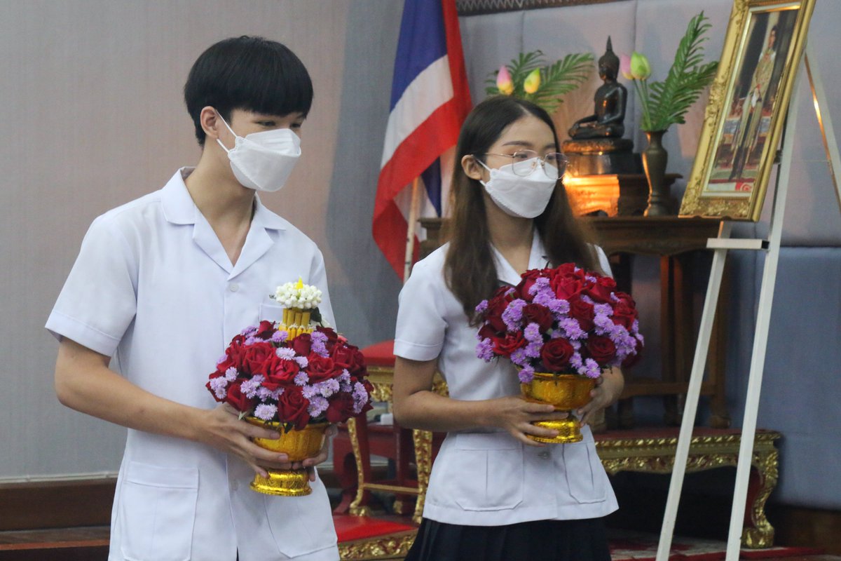 pharcmu's tweet photo. คณะเภสัชศาสตร์ มหาวิทยาลัยเชียงใหม่ จัดกิจกร��มพิธีไหว้ครูประจำปี 2566 โดยมีวัตถุประสงค์เพื่อให้นักศึกษาใหม่ได้เข้าร่วมพิธีไหว้ครู ปฏิญาณตนเป็นศิษย์ และสานสัมพันธ์ระหว่างนักศึกษาและคณาจารย์ เมื่อวันที่ 29 มิถุนายน 2566 
#เภสัชมช #RxCMU #ไหว้ครู2566 https://t.co/qHK6PVcyOC