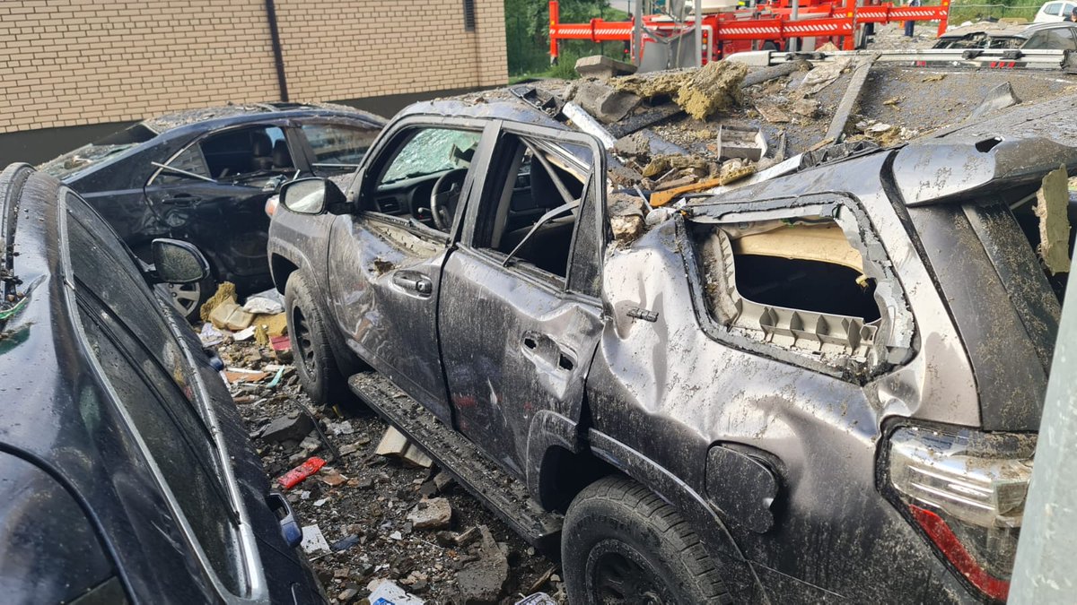 Litvius's tweet photo. Very sad day. My 2016 4Runner in Kiev, Ukraine after russian missile attack. It was my dream car and after 5 years I saved a money to buy it and import. 

This car still Run and Drive after missile attack! I love my Toyota. Toyotas very tough! https://t.co/tPNb9FSTjX