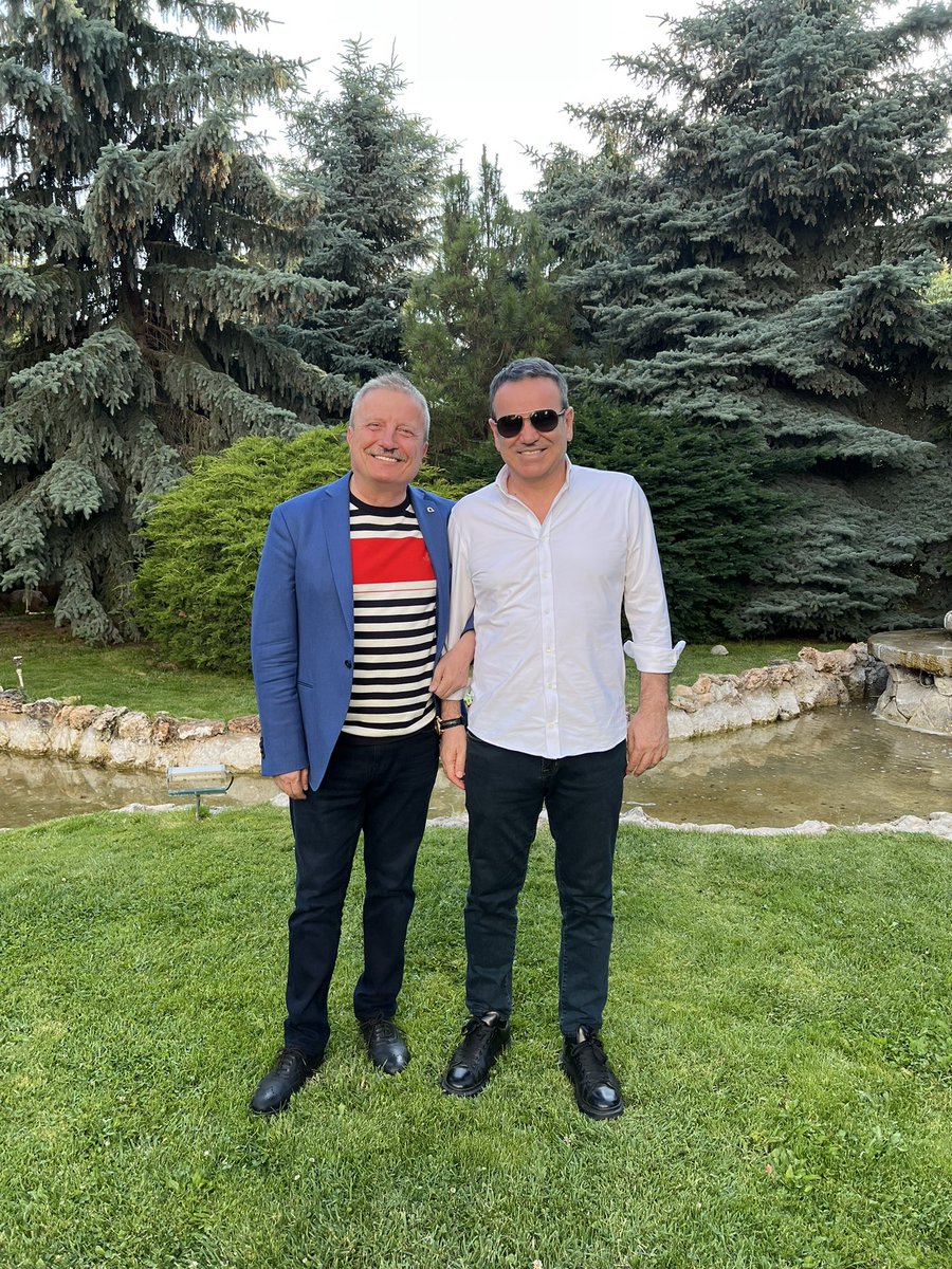 drmahmutkocak's tweet photo. #afyonkarahisar, şehrimizin yetiştirdiği Avrupa ve dünya futbolunun önemli menejerlerinden ,dostumuz #CeylanÇalışkan’ı misafir ettik. Futbol konuştuk. Biraz Emirdağ biraz Belçika derken zamanın nasıl geçtiğini anlayamadık. #futbol #menejer #spor @ikbalthermal https://t.co/PNefquoPhK