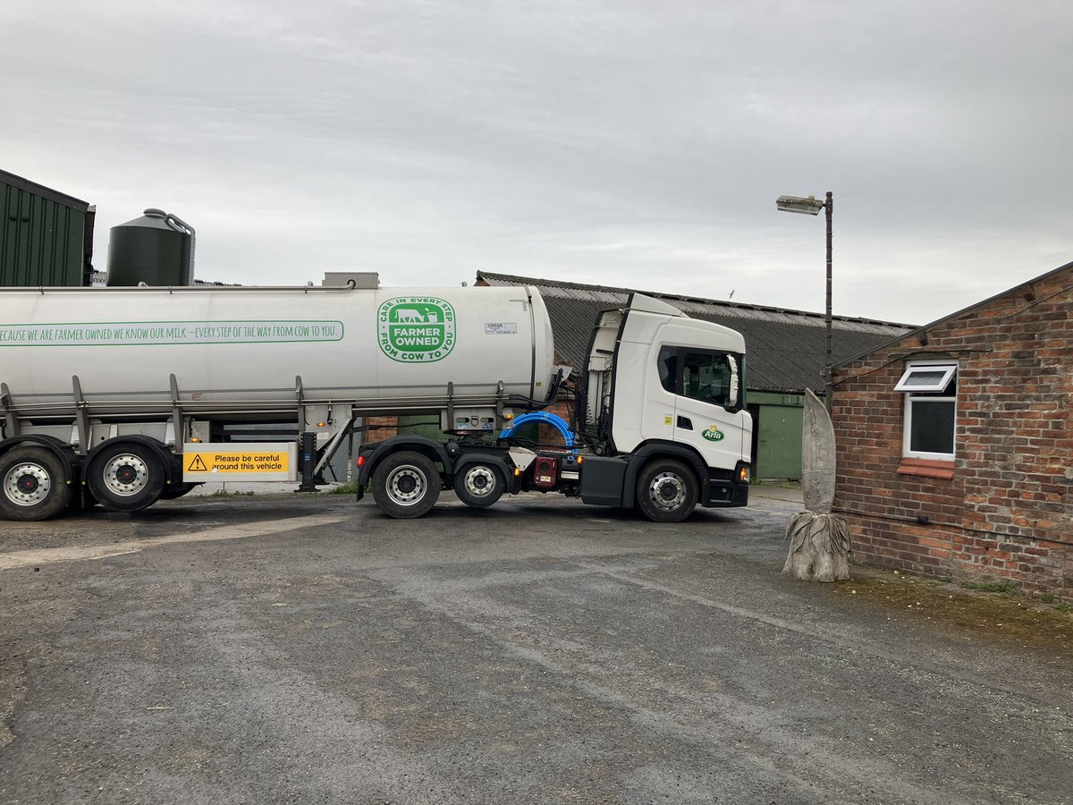 Love turning up on farm when the tanker is in the yard…a fantastic reminder of why #TeamDairy do what we do! #SustainableNutrition #LowCows #HighQualityProtein #FeedingTheWorld