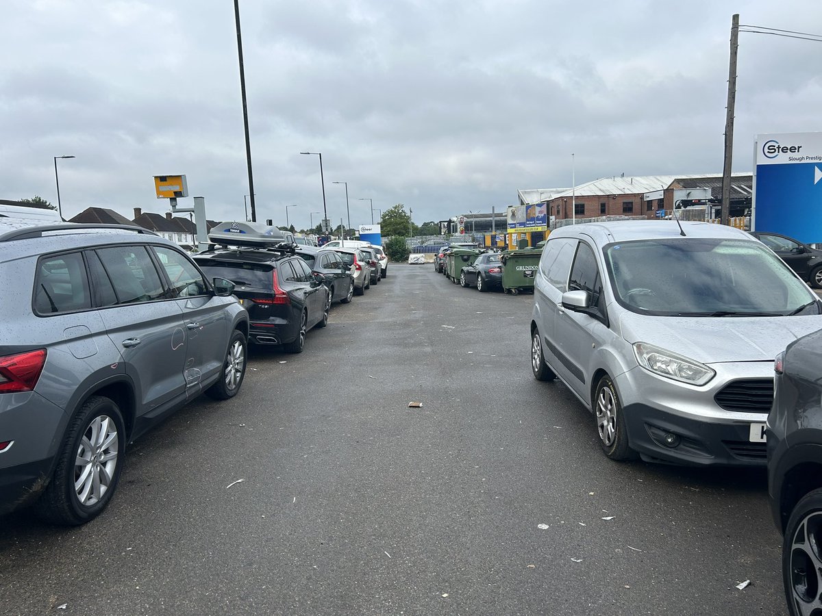 TimothyFennell's tweet photo. @SloughCouncil happy Thursday. Let’s hope the emergency services don’t need to get anywhere near! https://t.co/oJ4ZtAI45R