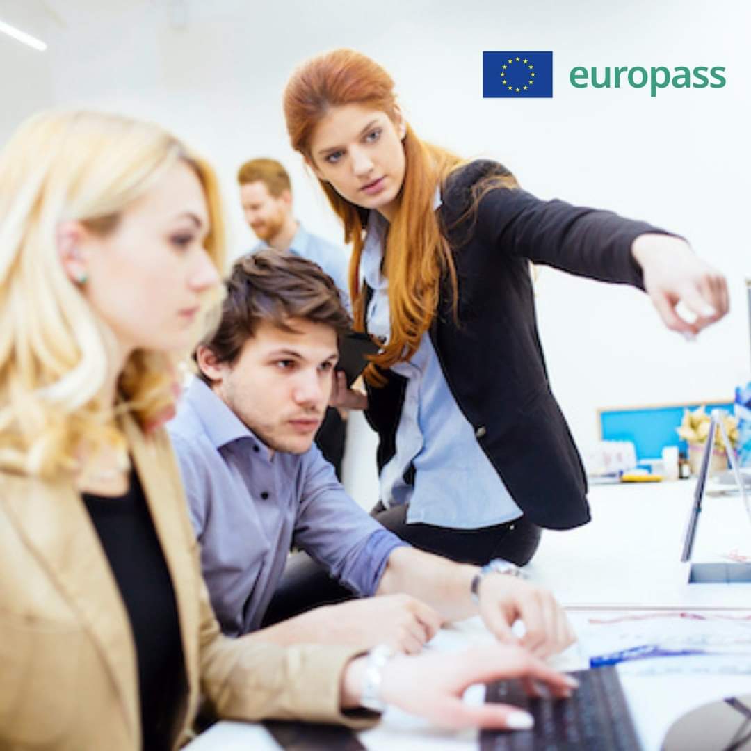 Το Συμπλήρωμα Πιστοποιητικού Europass είναι ένα απαραίτητο εργαλείο όταν θέλετε να παρουσιάσετε τα επαγγελματικά σας προσόντα σε εργοδότες εντός ή εκτός Ελλάδας ή για όπου χρειάζονται περισσότερες πληροφορίες για ένα πρόγραμμα Επαγγελματικής Εκπαίδευσης και Κατάρτισης.