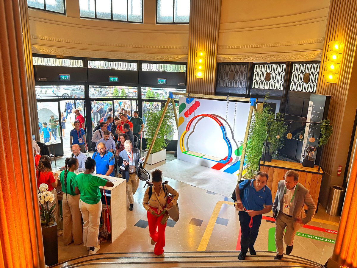 📣 Beaucoup de clients et partenaires présents à la Mutualité aujourd’hui à Paris pour le #GoogleCloudSummitFrance ☁️, avec la présence exceptionnelle de notre CEO <a href="/ThomasOrTK/">Thomas Kurian</a> : #GenAI , #Sustainability , #Security la journée s’annonce passionnante ! #googlecloud <a href="/GoogleCloud_FR/">Google Cloud France</a>