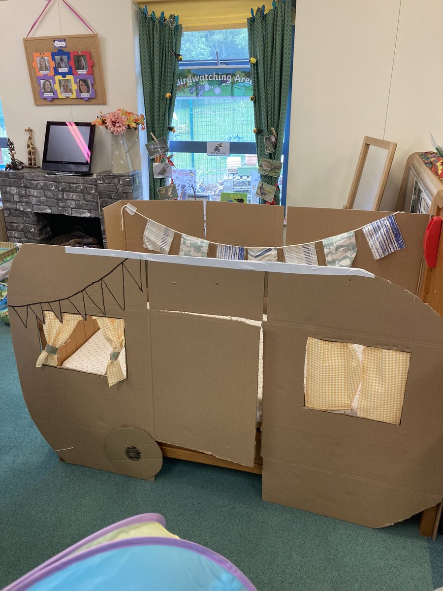 When children in F1 suggest a caravan to go with the pop up tent and ice cream parlour everyone worked together to make it! Thanks to phil the site manager who was #kind enough to go on a tape hunt! #launchintokindness #rseday2023 #learningthroughplay