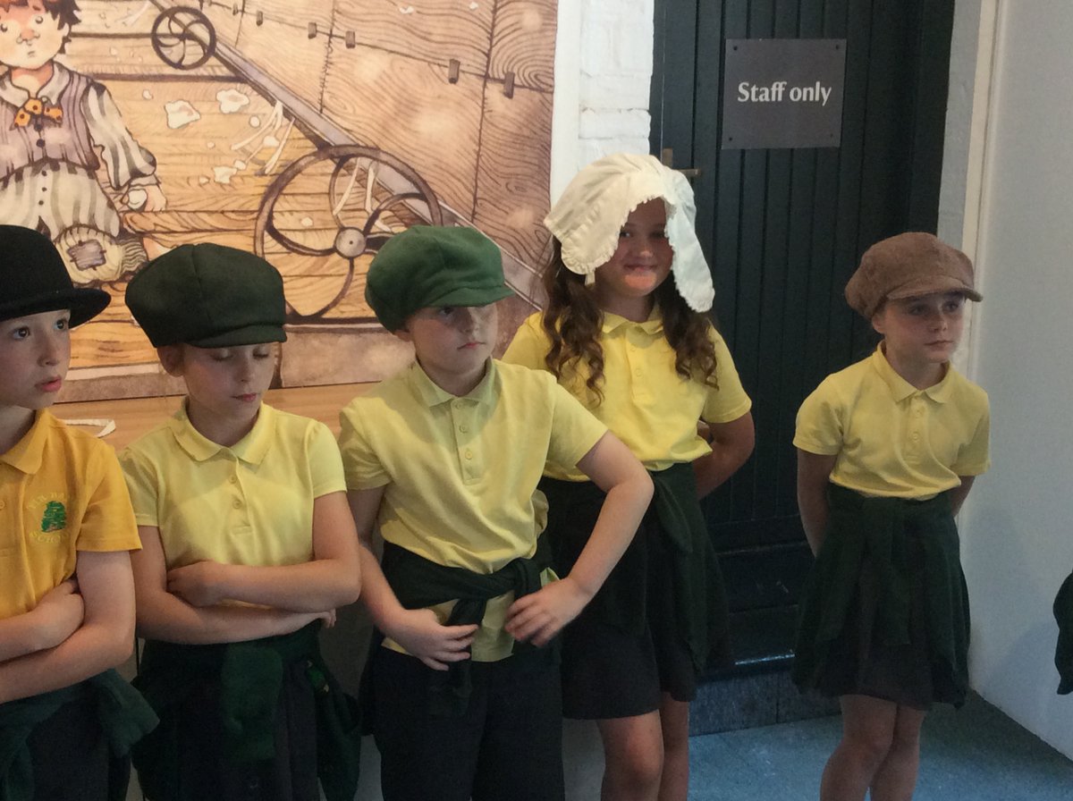 FirBankSchool's tweet photo. More fun at Quarry Bank #OrangeClass https://t.co/aZarMiYwoO