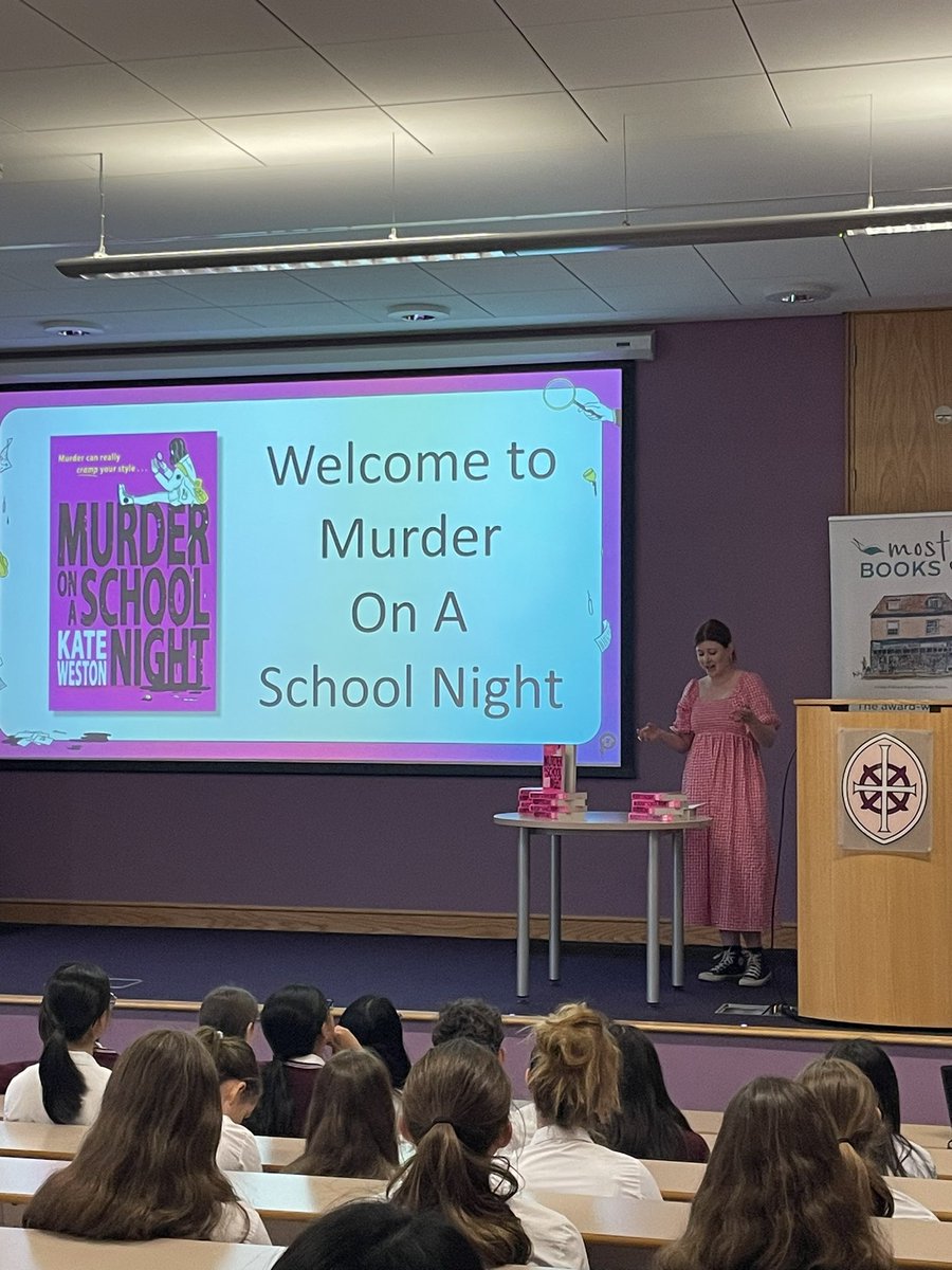 We are at the first of three events with @kateelizweston. This morning we’re at @SHSKSchool, hearing about Murder on a School Night - a murder mystery where the victim has been suffocated with a menstrual cup - whaaaattt?!? @HarperCollins