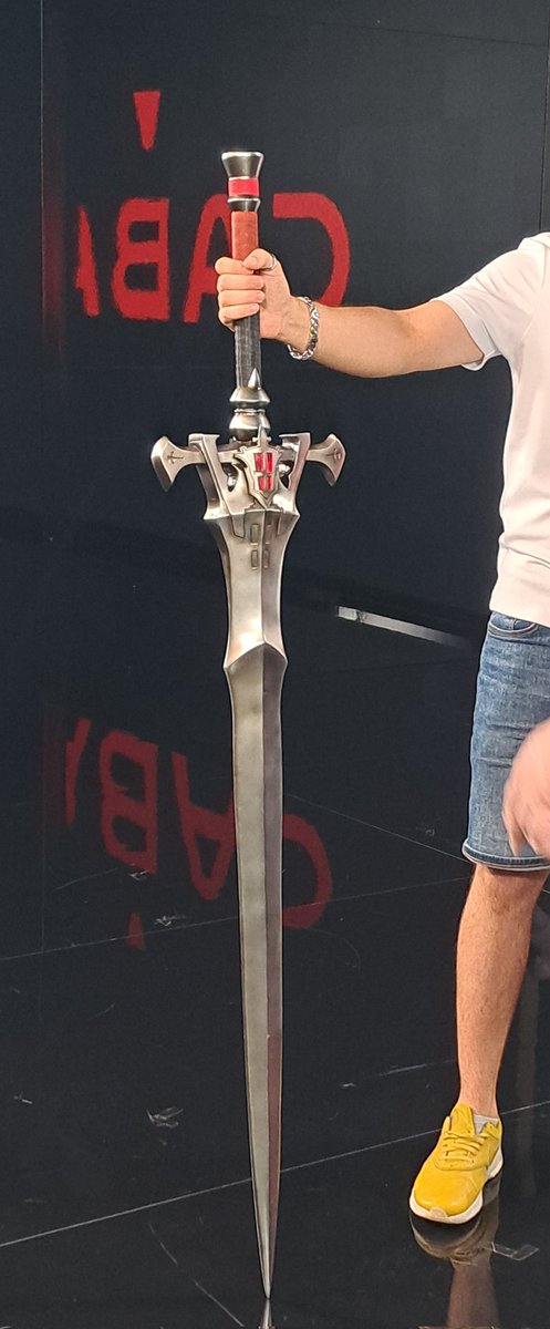 avalonfortune's tweet photo. Os presento INVICTUS de #FINALFANTASYXVI. Un proyecto increíble, pura fantasía 😜. Estos días os enseñaré todo el proceso que he grabado. Modelado a mano, molde, copia, ensamblaje... Todo en tan solo cinco días, si, habéis leído bien, CINCO. https://t.co/bL2xOsQ8pa