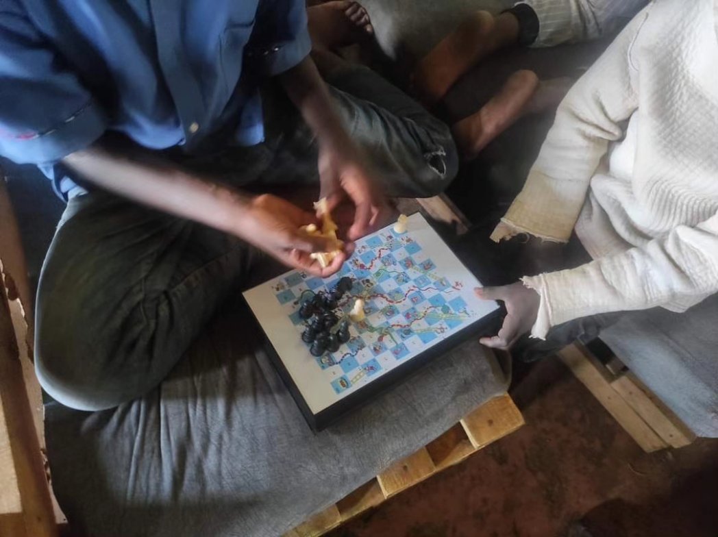 mukuruyouthI's tweet photo. With students on midterm, here at MuYI hub we have a safe space for them where they play board games and have different interactions. We believe in creating spaces where minds are challenged positively through different activities.
Let's play a game together.
#GamingThursday https://t.co/ttNZG5qEEg