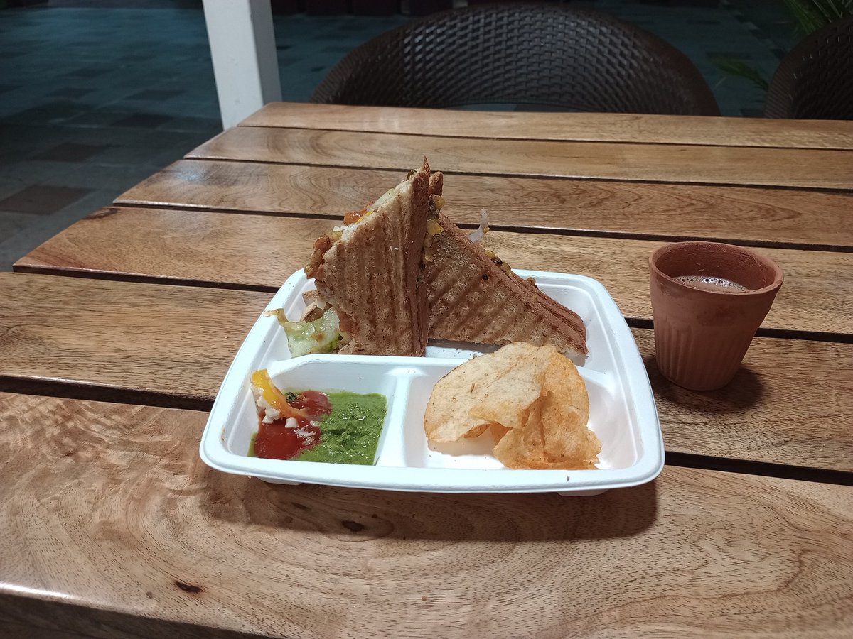 yogi_Londhe's tweet photo. #MittiCafe at #BLR airport where the sandwiches are super and service is fantastic. Tea and Coffee is great too.
#DifferentlyAbled
#NotThatDifferent https://t.co/mOVJMkLmHt