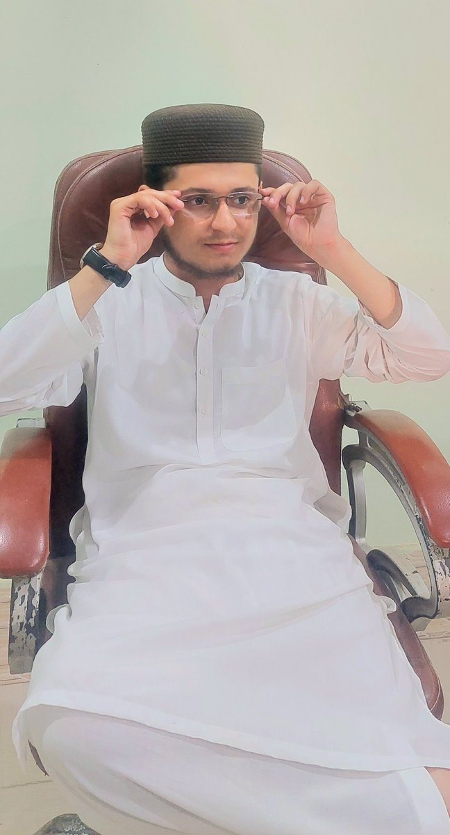 hafizalbadar2's tweet photo. May the blessings of Allah be with you and your family forever and always ❤️
Remember me in your prayers ✨
Eid Mubarak ❤️✨
#EidAlAdha2023 
#EidAlAdhaMubarak https://t.co/DmtWjDcmaQ