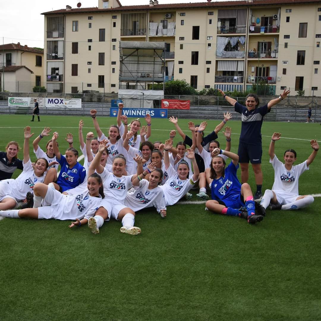 EmpoliLadies's tweet photo. 📸 🙌 Strike a pose 

#Under15 #CoppaToscana https://t.co/9YurIQf7wm
