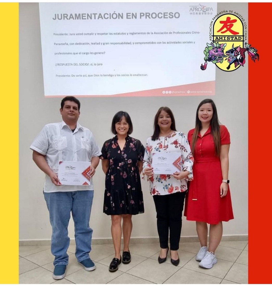 ApachiPanama's tweet photo. Felicitamos a nuestra Presidente Annie Vial Chen, quien fue juramentada como miembro de la Asociación de Profesionales Chinos de Panamá @aprochipa 

¡¡¡Excelente Presidenta!!!
Gracias por todo su compromiso de representar a nuestra Asociación en otras asociaciones. https://t.co/NFotGM4pam