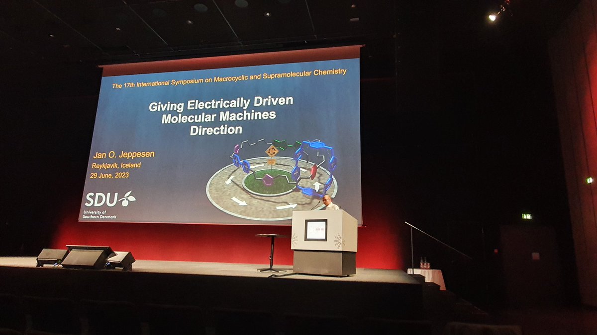 Jan Jeppesen @JanOJeppesen1 from @UniSouthDenmark is now talking about molecular machines at #ISMSC2023