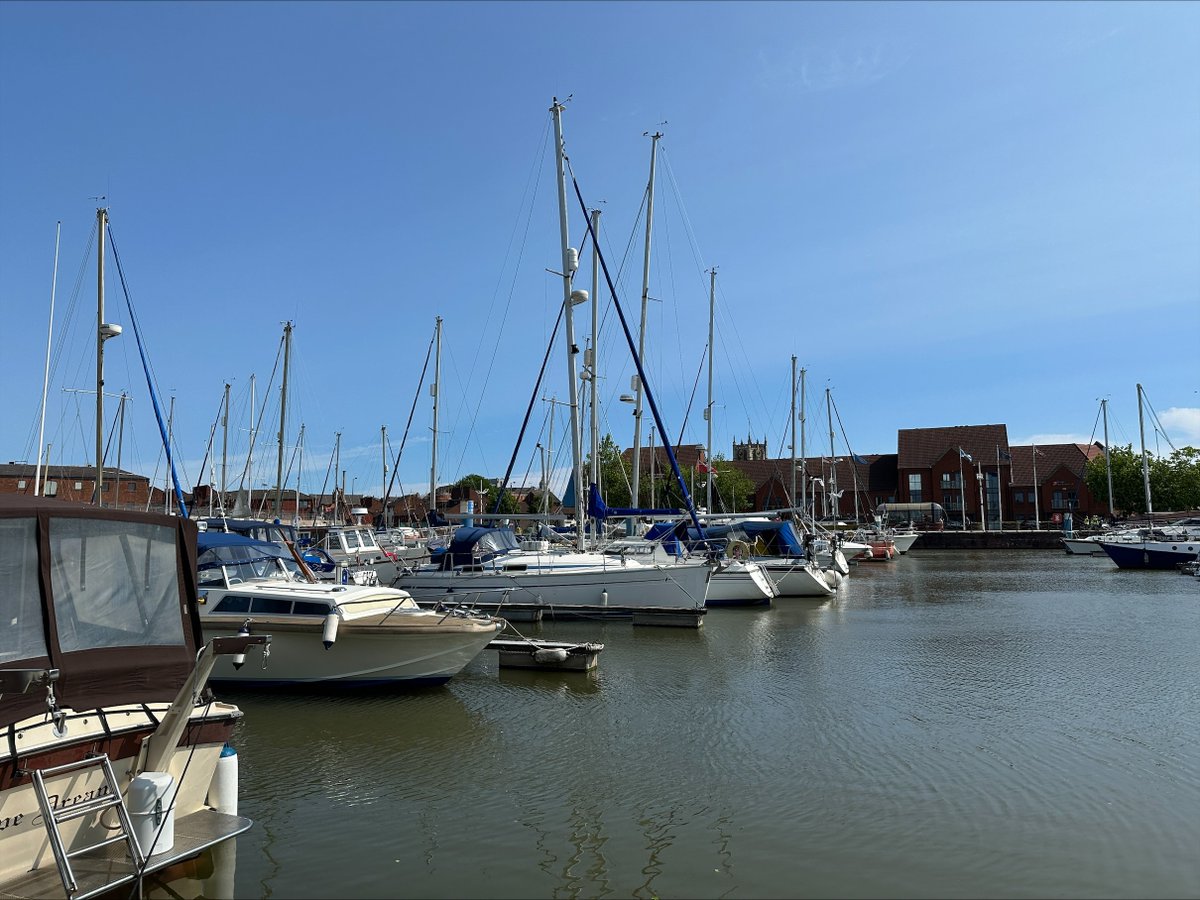 Year 10 - Maritime Studies Group 1 students having a great first day of powerboat training at Hull Marina
⚓️Learning new skills
⚓️Skills for life