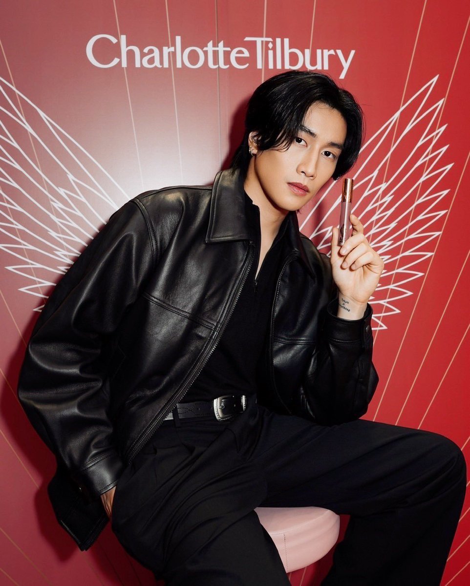 juju00lynn's tweet photo. stylish man🥰🥰🖤
#CharlotteTilburyxBible https://t.co/UQPYIzpF0P