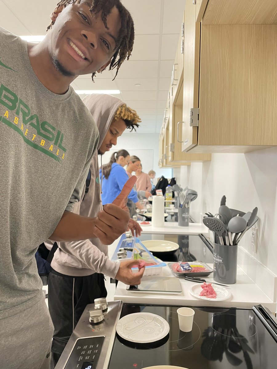 amwilsonin's tweet photo. Comparing ground protein food products. What will students prefer? Impossible? Beyond? Ground beef? Ground turkey? #TeachingKitchen @butleru https://t.co/une37A8tsf