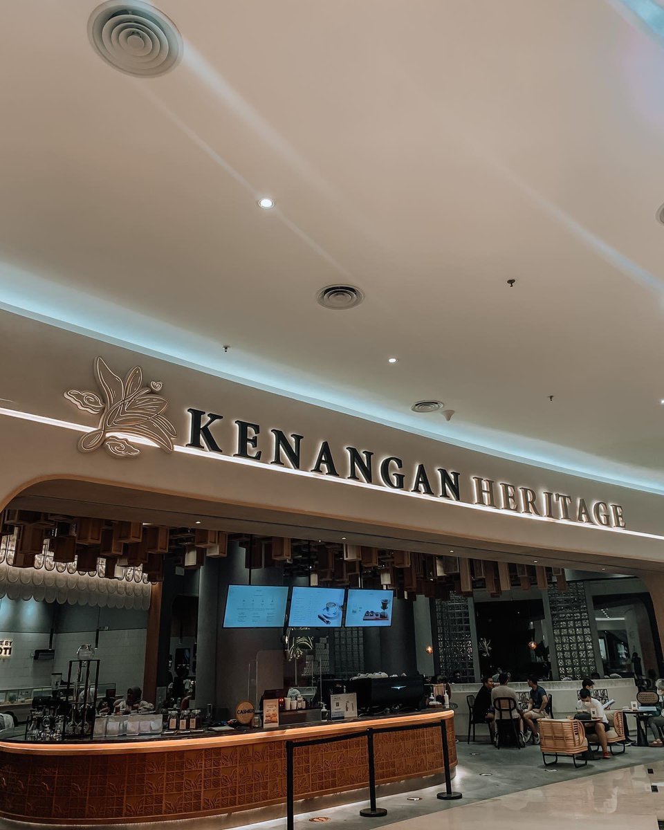 aarrddyyee_95's tweet image. The next level of Kenangan! 

Kopi Kenangan Versi sultan tp harga masih affordable!!

Brand Kopi Kenangan siapa sih yg ga tau? Nah, mrk punya premium store yg namanya Kenangan Heritage,lokasi di Senayan city mal

#KenanganHeritage #SenayanCity #CoffeeShopJakarta #Ngopibarengardy