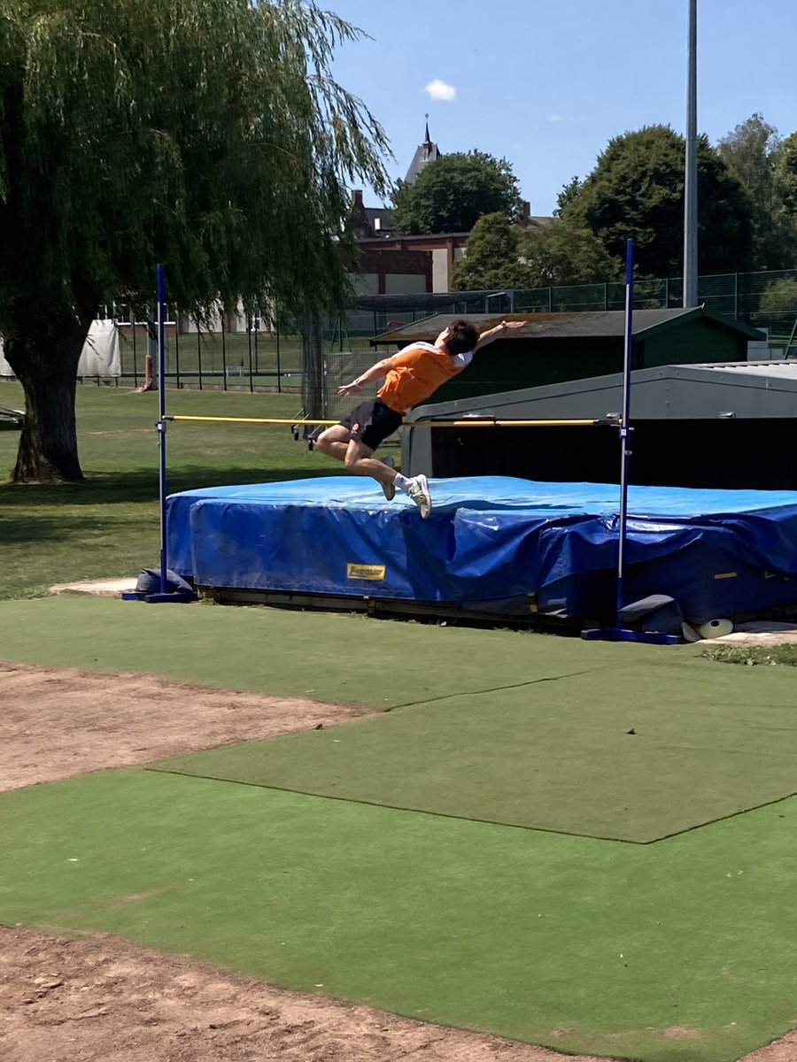 TuckwellHouse's tweet photo. Orange army at Sports Day 2023! A lot of fast twitch fibres on display. https://t.co/LyiZno4SVA