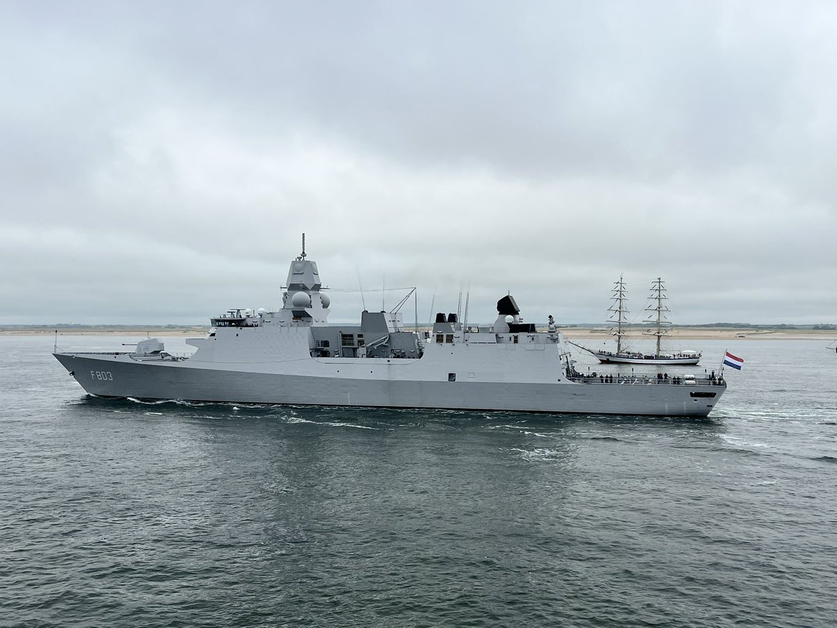 Fantastische Sail In Parade vandaag, samen met HOLL en TRMP! Op en neer Texelstroom in formatie om alle Tall Ships te begroeten. Prachtig! <a href="/SailDenHelder23/">Sail Den Helder 2023</a> <a href="/kon_marine/">Koninklijke Marine</a>