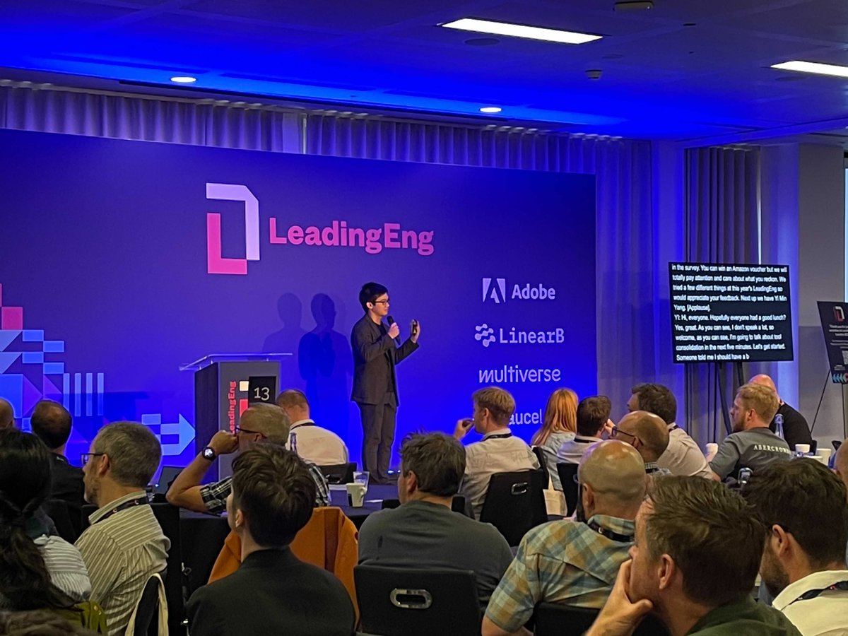 We're back from lunch at #LeadingEngLondon with our sponsor Yi Min Yang from @saucelabs with his talk on 'Less is More: Tool consolidation for more performance of your testing'!