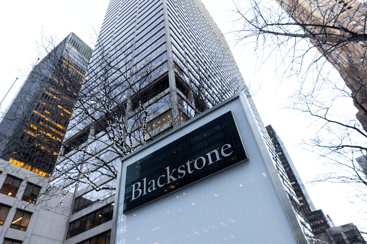 2⃣
Bu imparatorluk hikayesi 1985 yılında “Blackstone” isimli yatırım şirketinin kurulması ile başlıyor. BlackRock bu şirketin içinden çıktı. Blackstone şimdilik köşede kalsın. Sonra devam edecez🫡